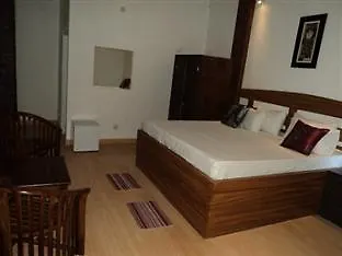 Maple Leaf Hotel Negombo