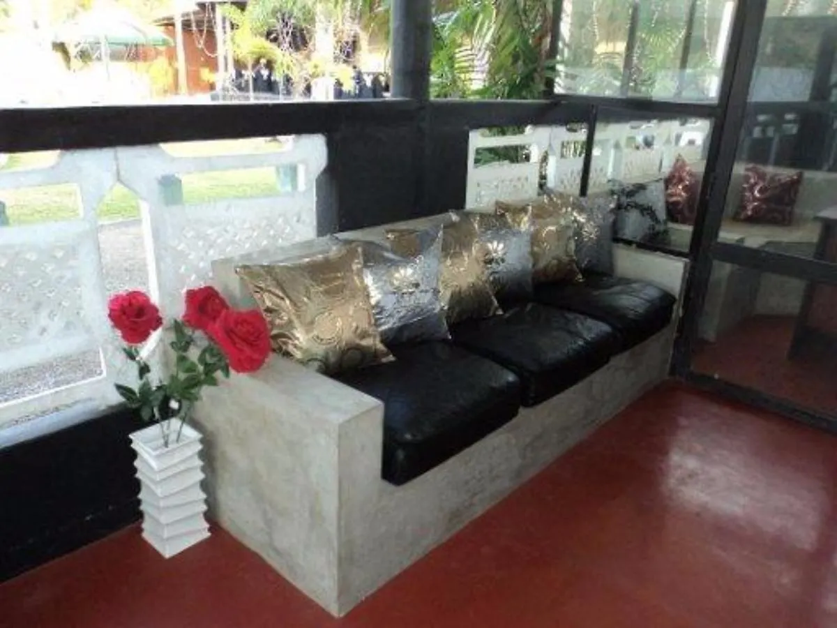Maple Leaf Hotel Negombo