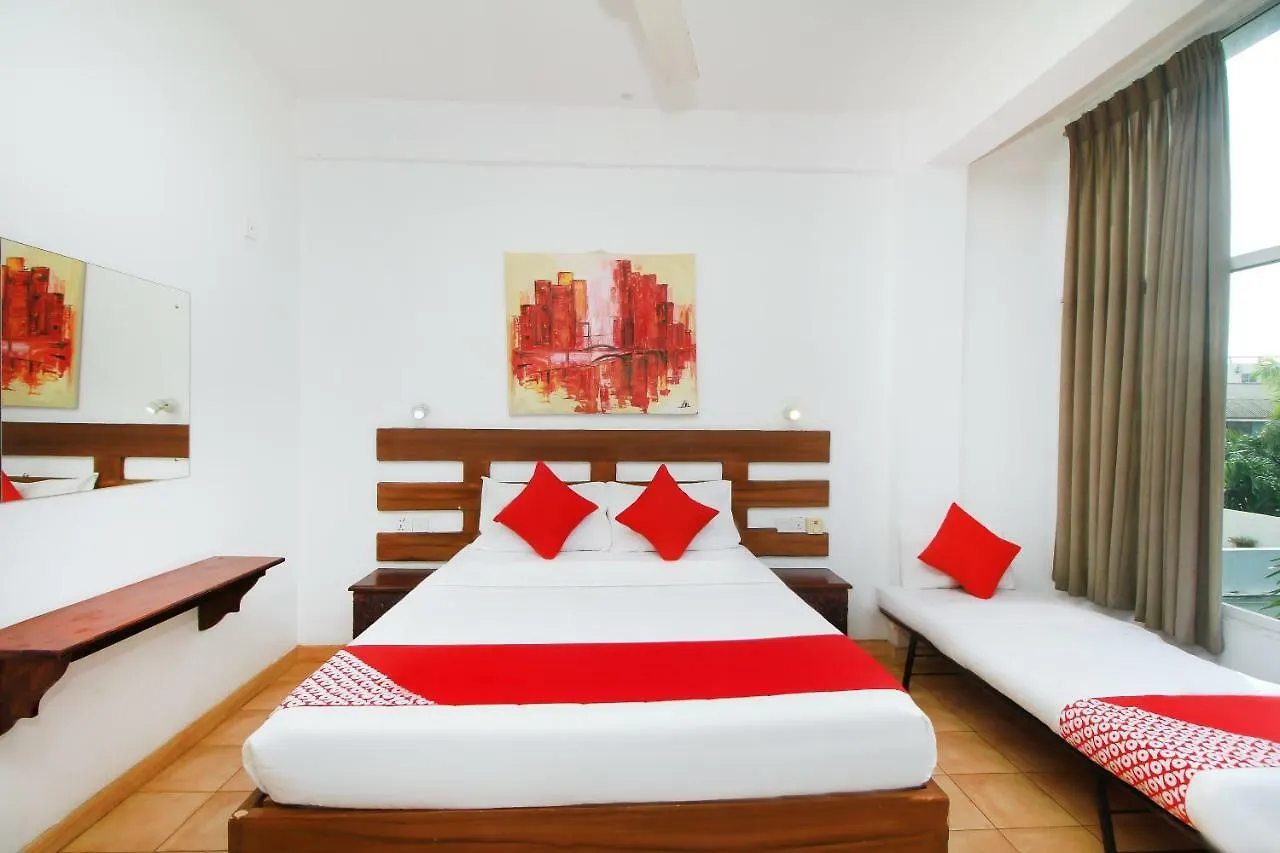 Maple Leaf Hotel Negombo