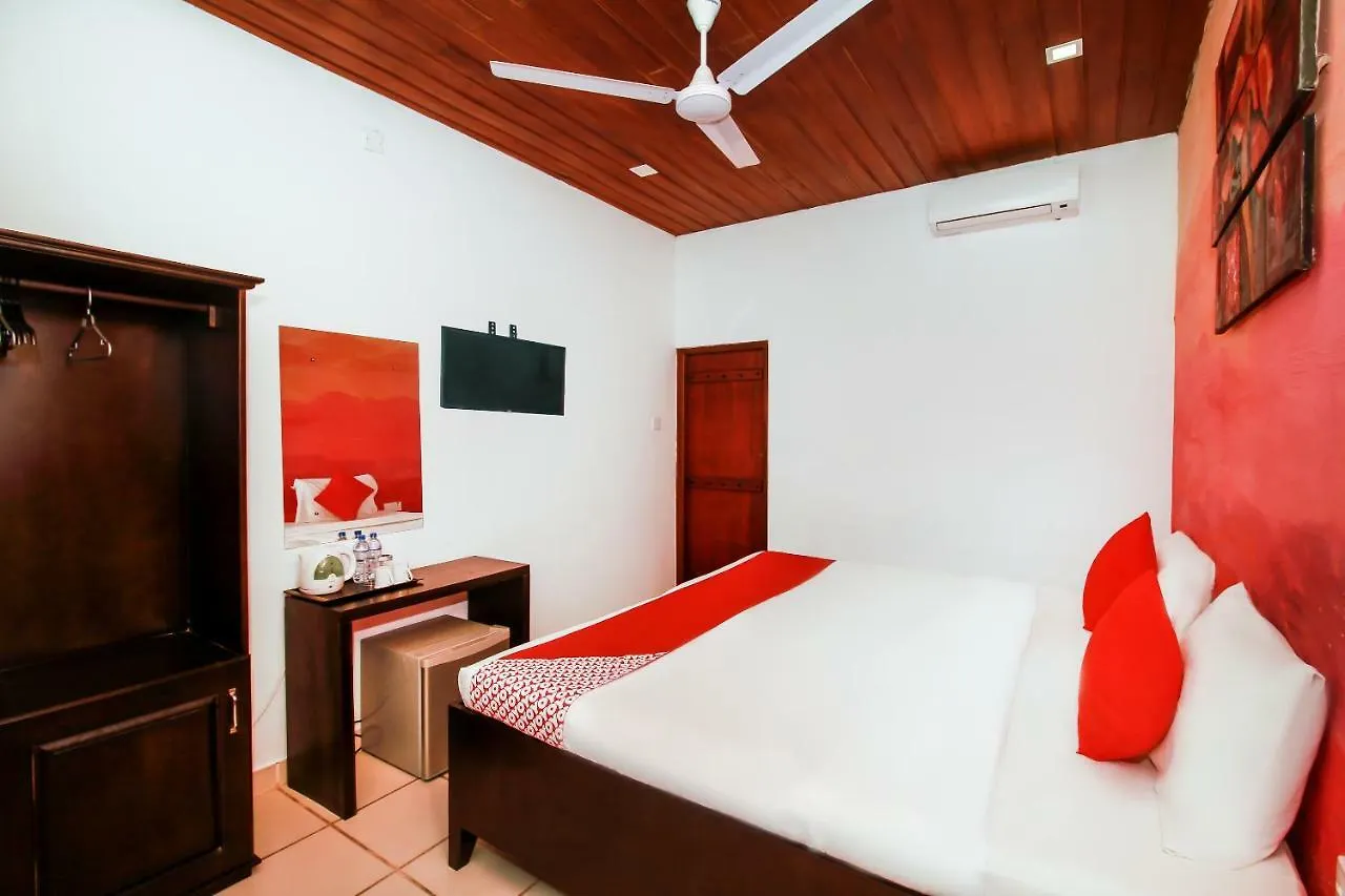 Maple Leaf Hotel Negombo