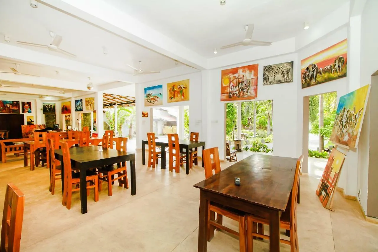 Maple Leaf Hotel Negombo
