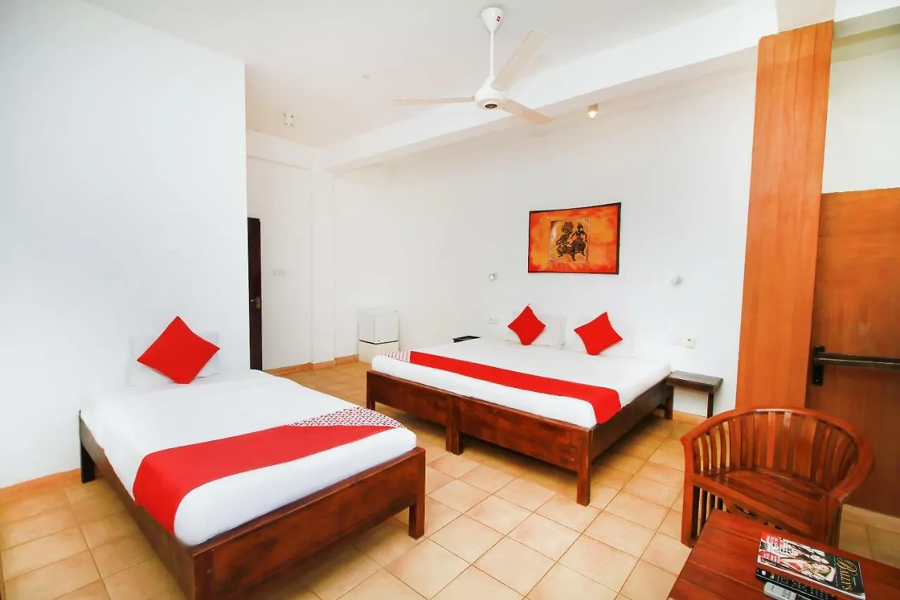 Maple Leaf Hotel Negombo