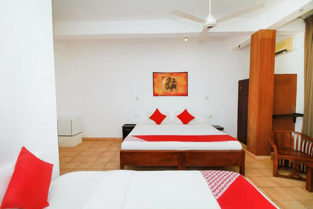 Maple Leaf Hotel Negombo