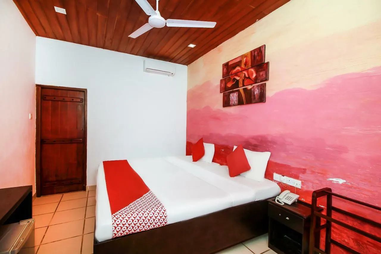 Maple Leaf Hotel Negombo