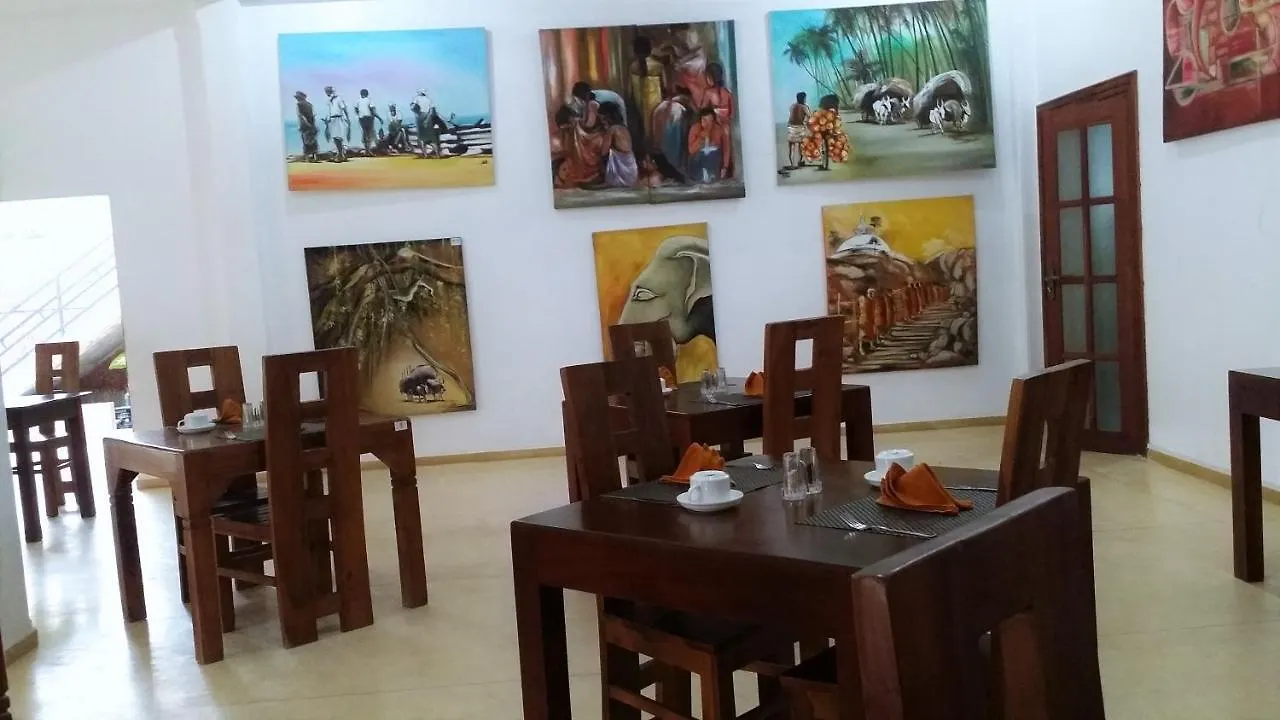Maple Leaf Hotel Negombo