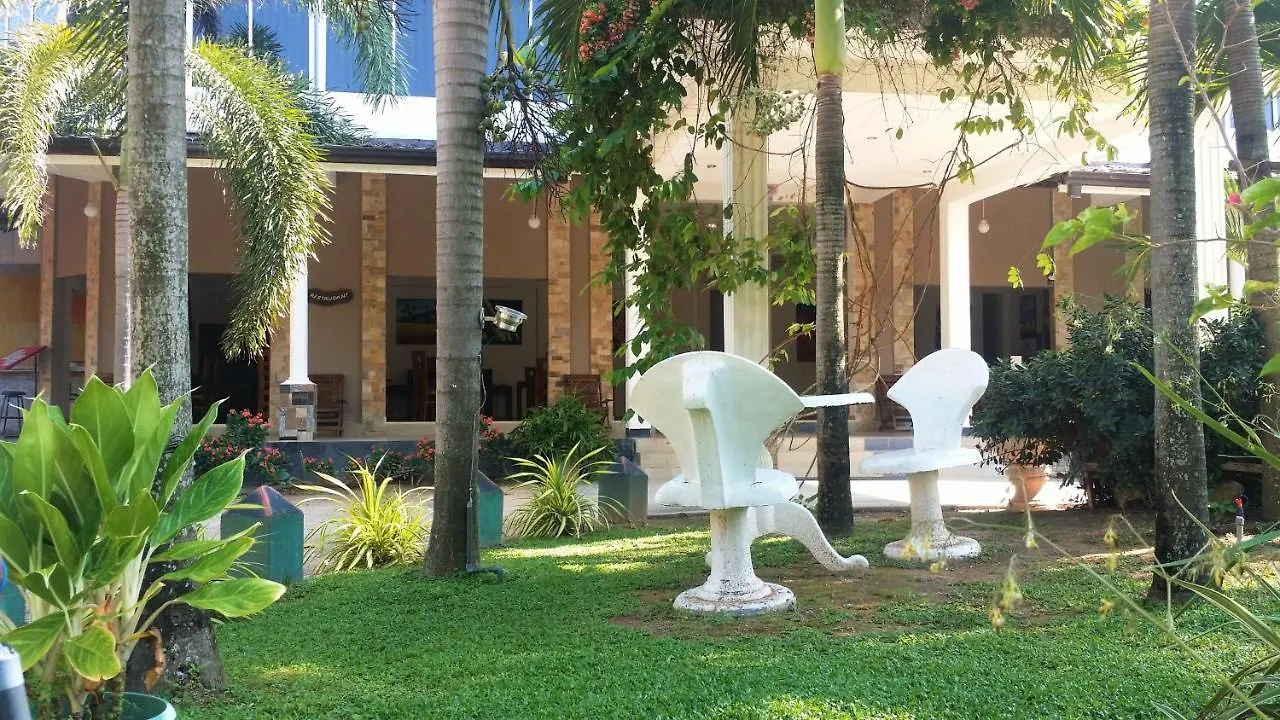 Maple Leaf Hotel Negombo